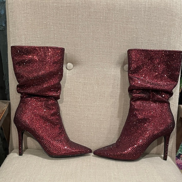 Elegant Burgundy Women's Boots - Picture 10 of 12